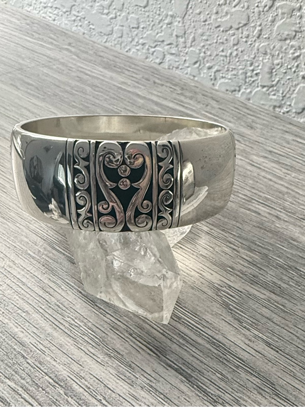 Retired Brighton Diva Heart Bangle - Picture 5 of 7